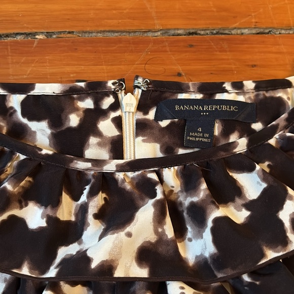 Banana Republic printed dress with ruffles. Office, classic, vintage style. - Picture 4 of 5